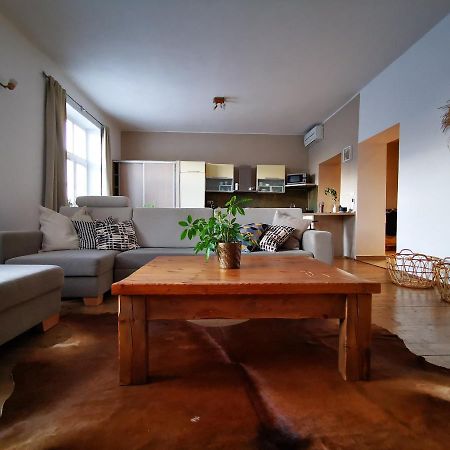 טרנבה Falcon Apartment מראה חיצוני תמונה