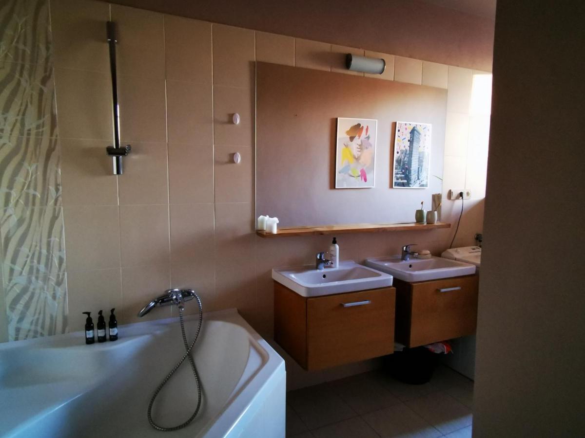 טרנבה Falcon Apartment מראה חיצוני תמונה